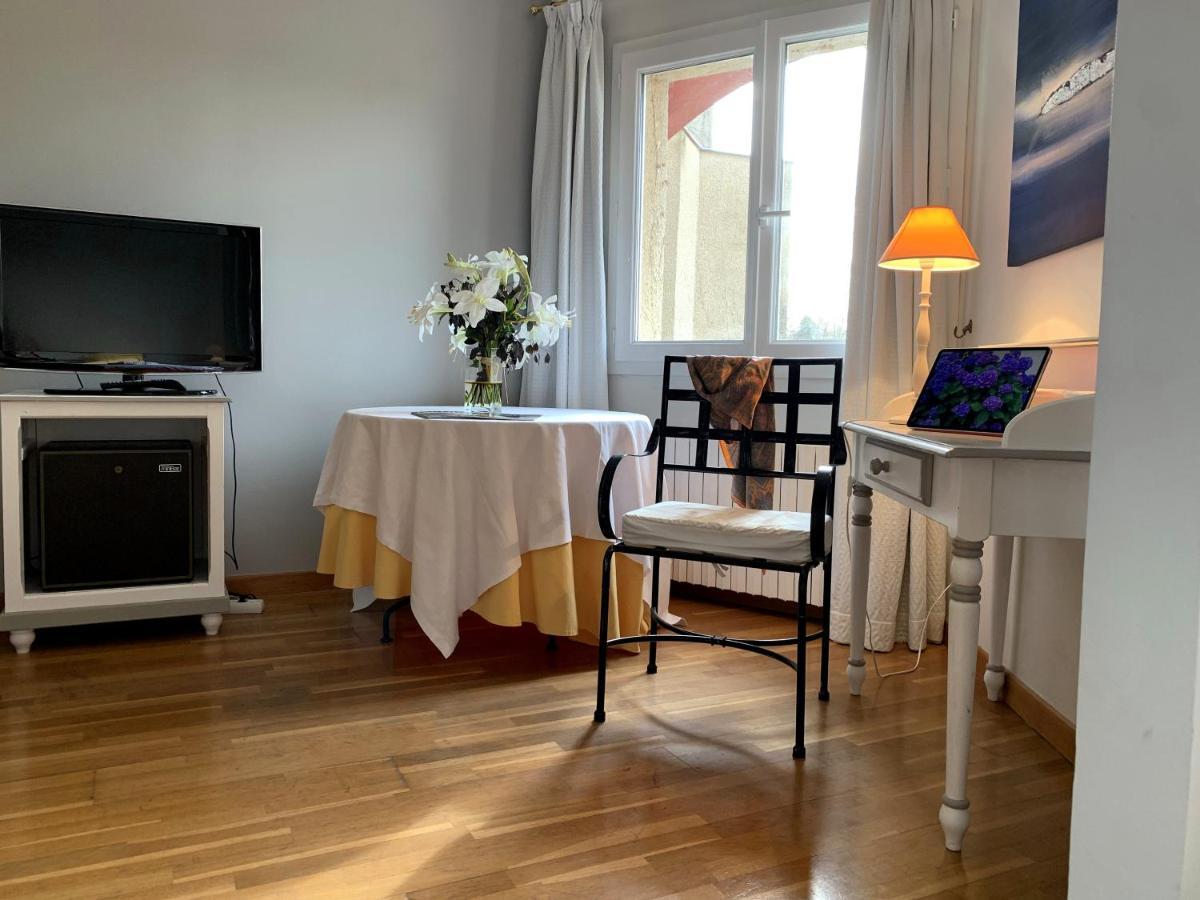 Hotel Causse Comtal Rodez, The Originals Relais Gages-le-Haut Εξωτερικό φωτογραφία